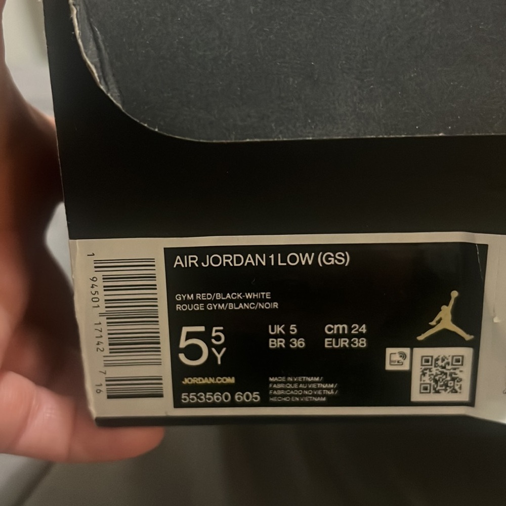 Like New ❤️ Air Jordan Low-Top Sneakers in Red and Black - Picture 7 of 7